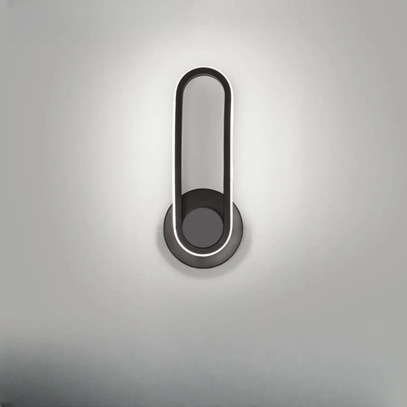 Applique murale LED minimaliste avec finition métallique pour chambre à coucher