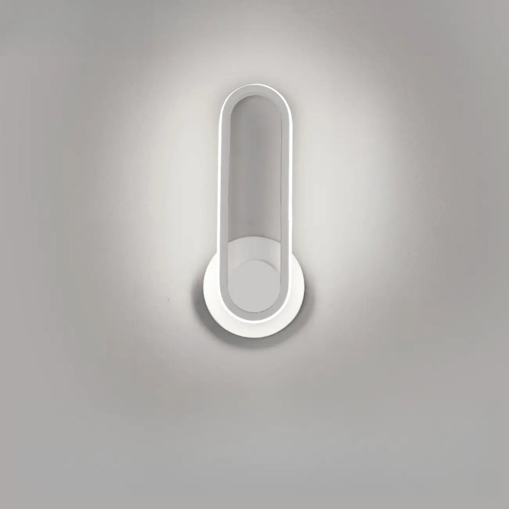 Applique murale LED minimaliste avec finition métallique pour chambre à coucher