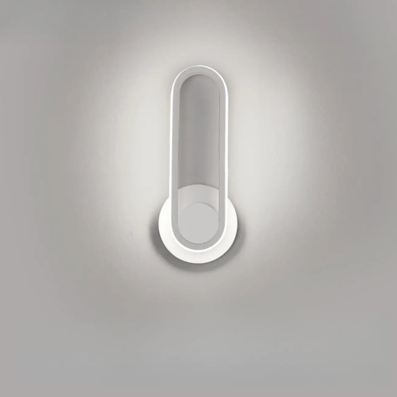Applique murale LED minimaliste avec finition métallique pour chambre à coucher