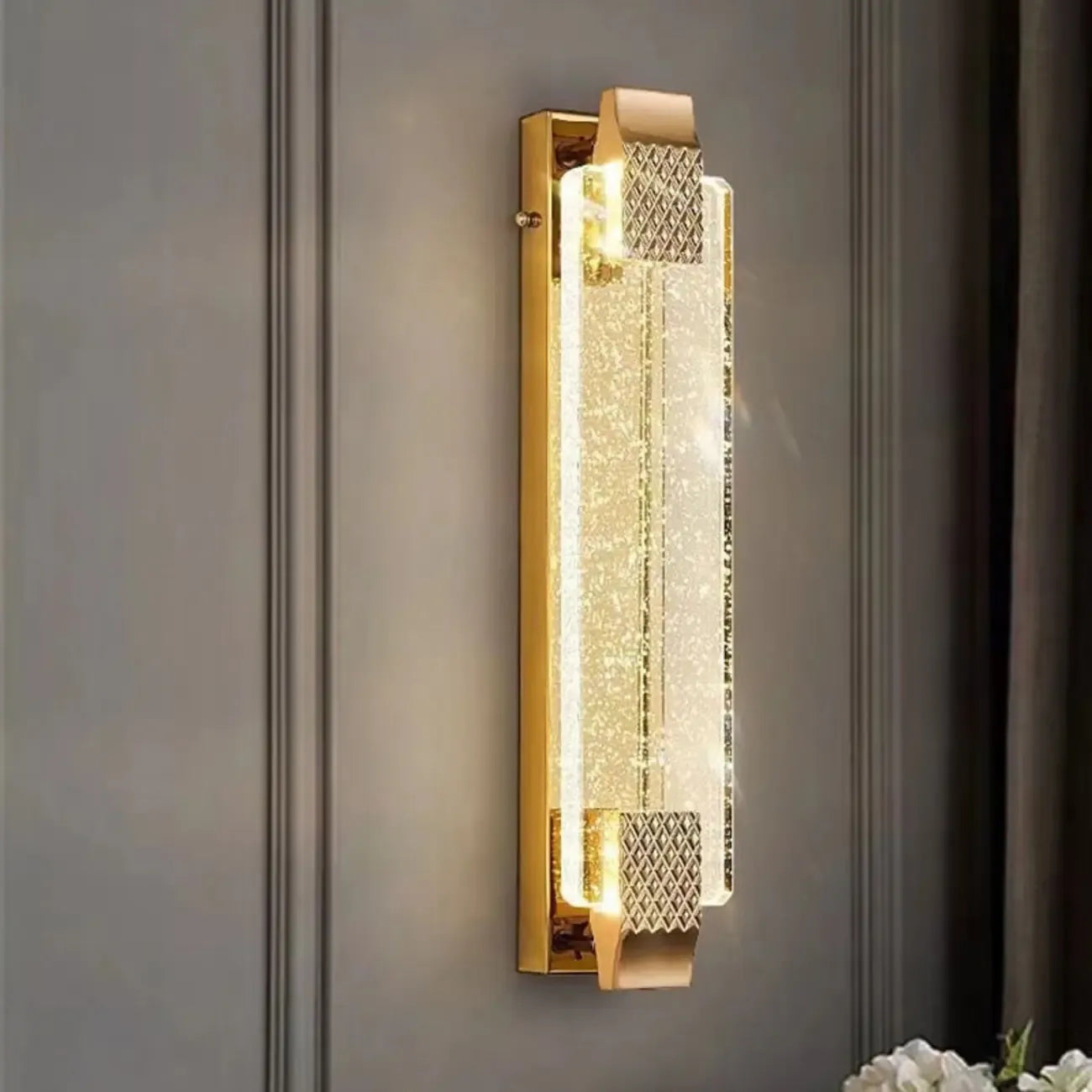 Applique murale LED rectangulaire glamour en cristal doré