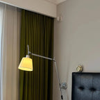 Lampada da Parete in Metallo con Braccio Orientabile e Paralume in Tessuto per Camera da Letto