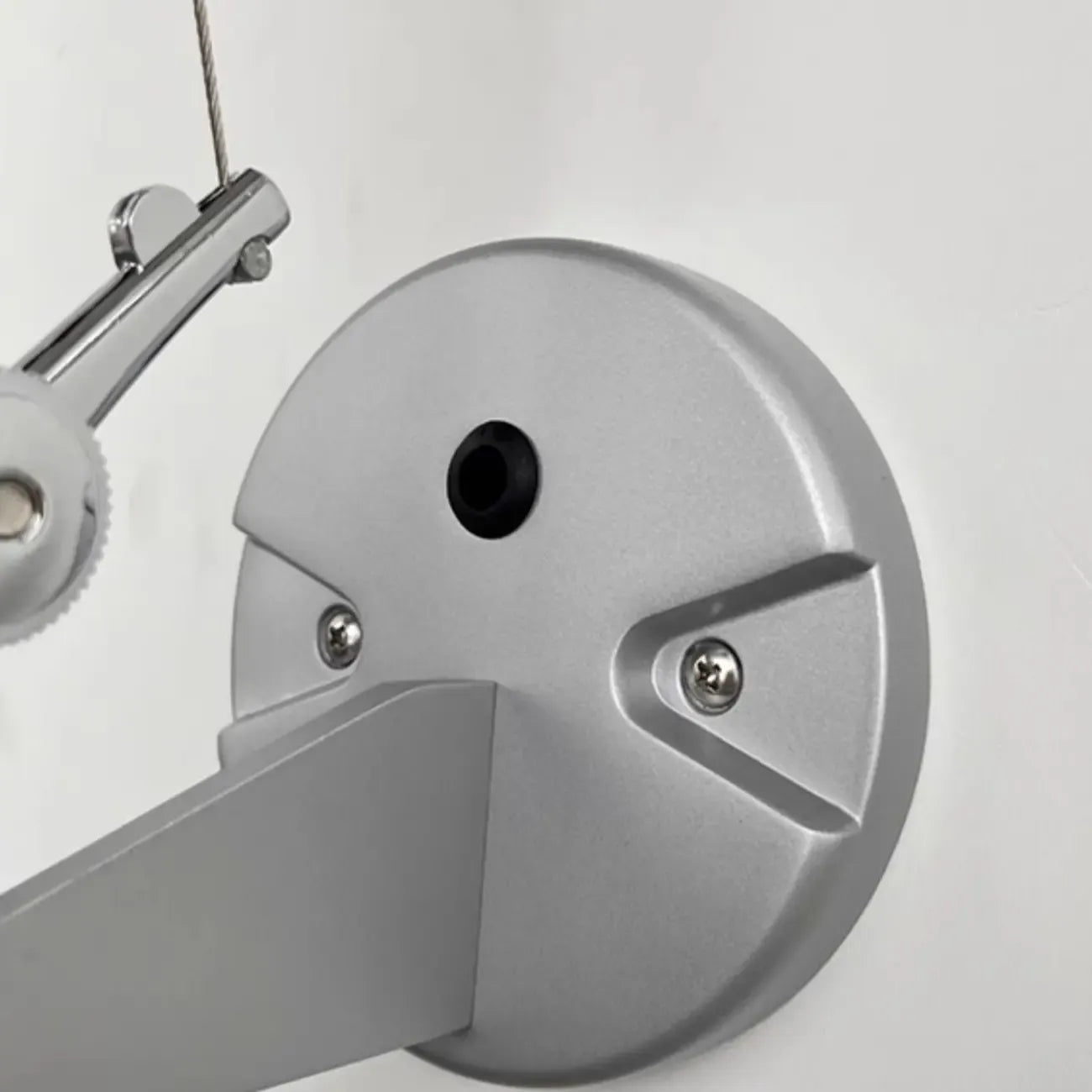 Lampada da Parete in Metallo con Braccio Orientabile e Paralume in Tessuto per Camera da Letto