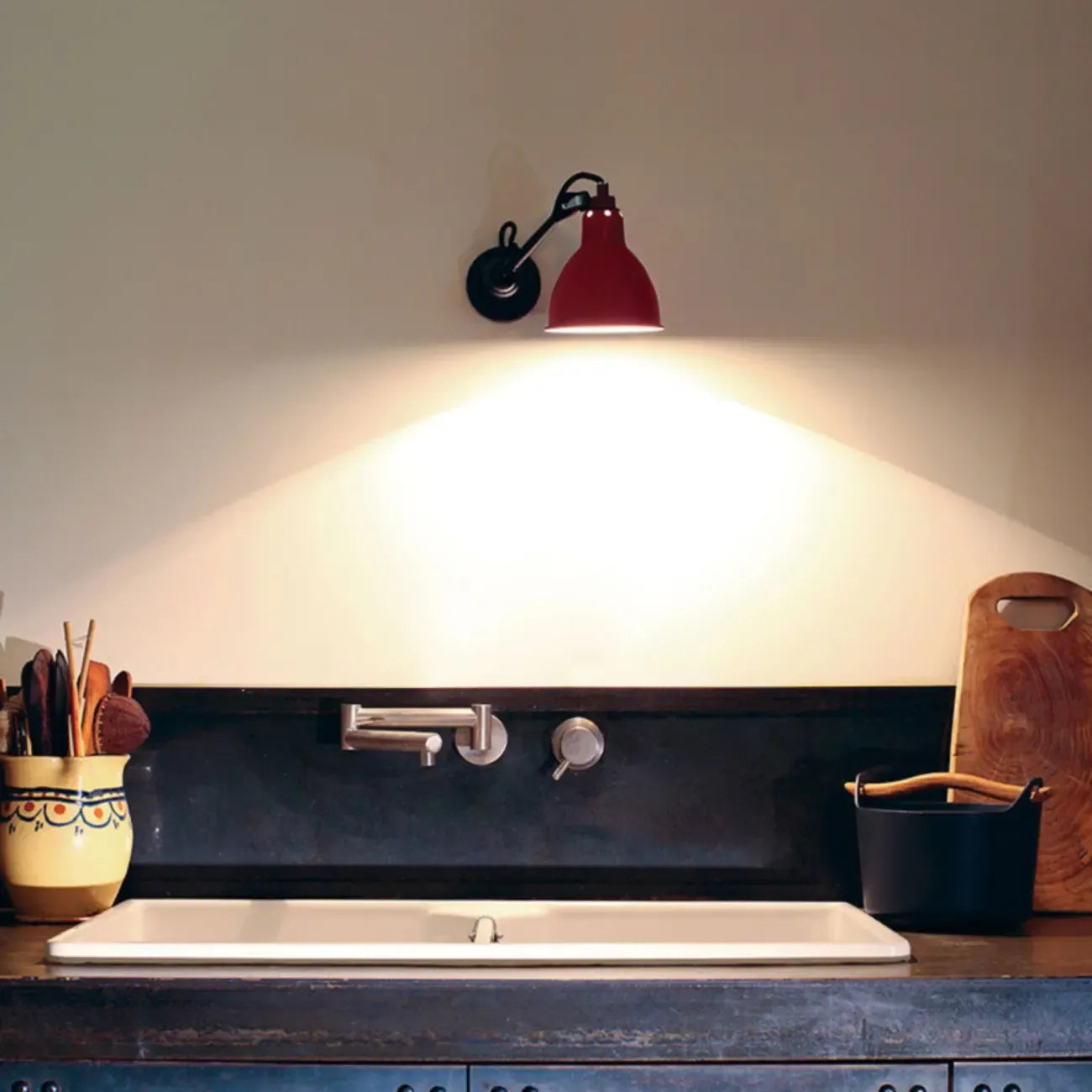 Applique murale industrielle noire avec dôme pour éclairage de chambre