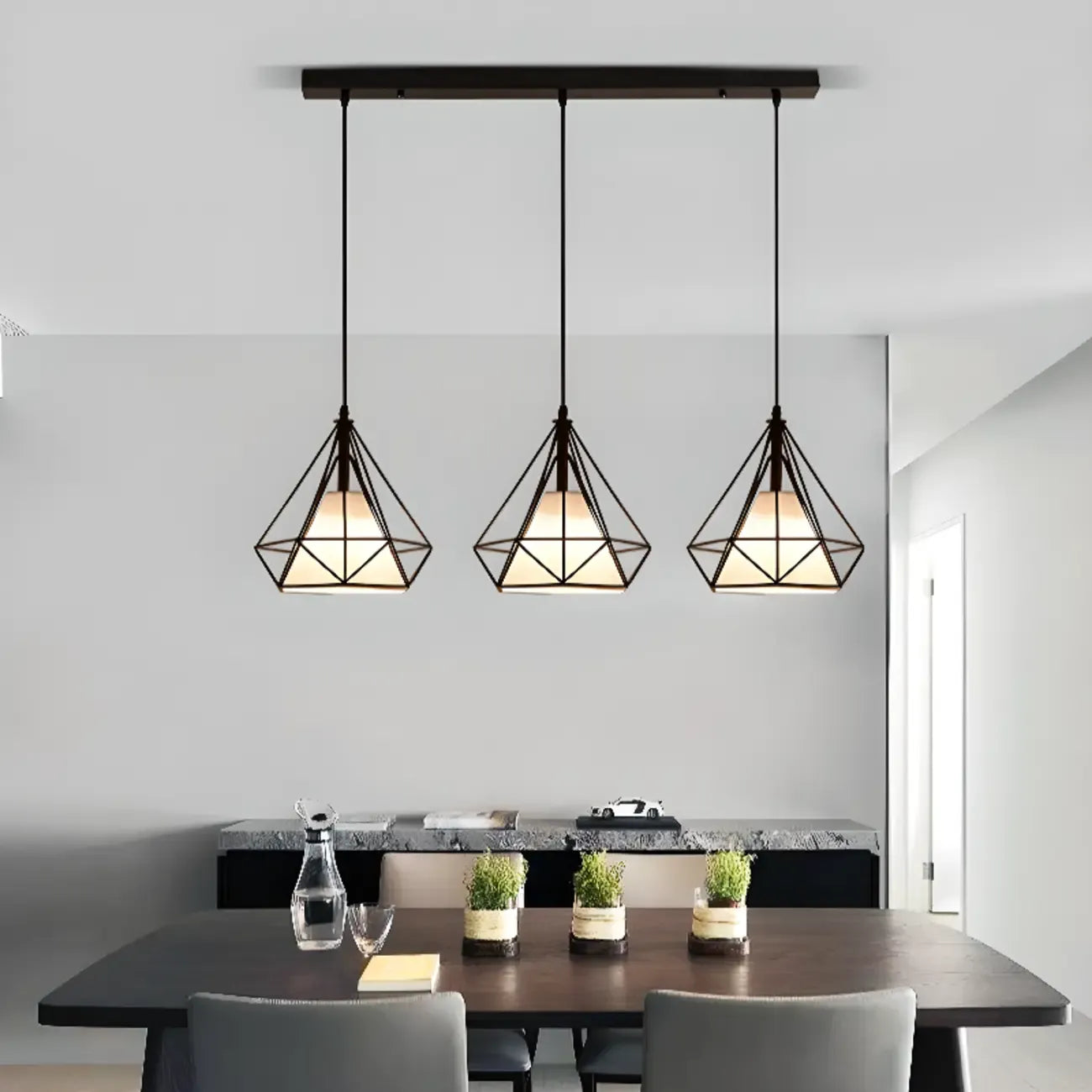 Suspension moderne en métal noir en forme de losange pour îlot de cuisine