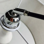 Lampadaire moderne à arc réglable avec abat-jour cylindrique pour salon