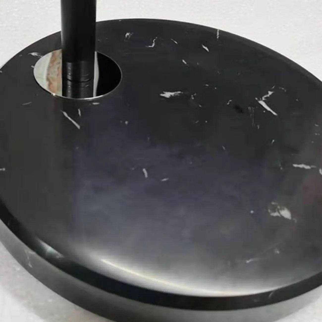 Lampadaire moderne à arc réglable avec abat-jour cylindrique pour salon