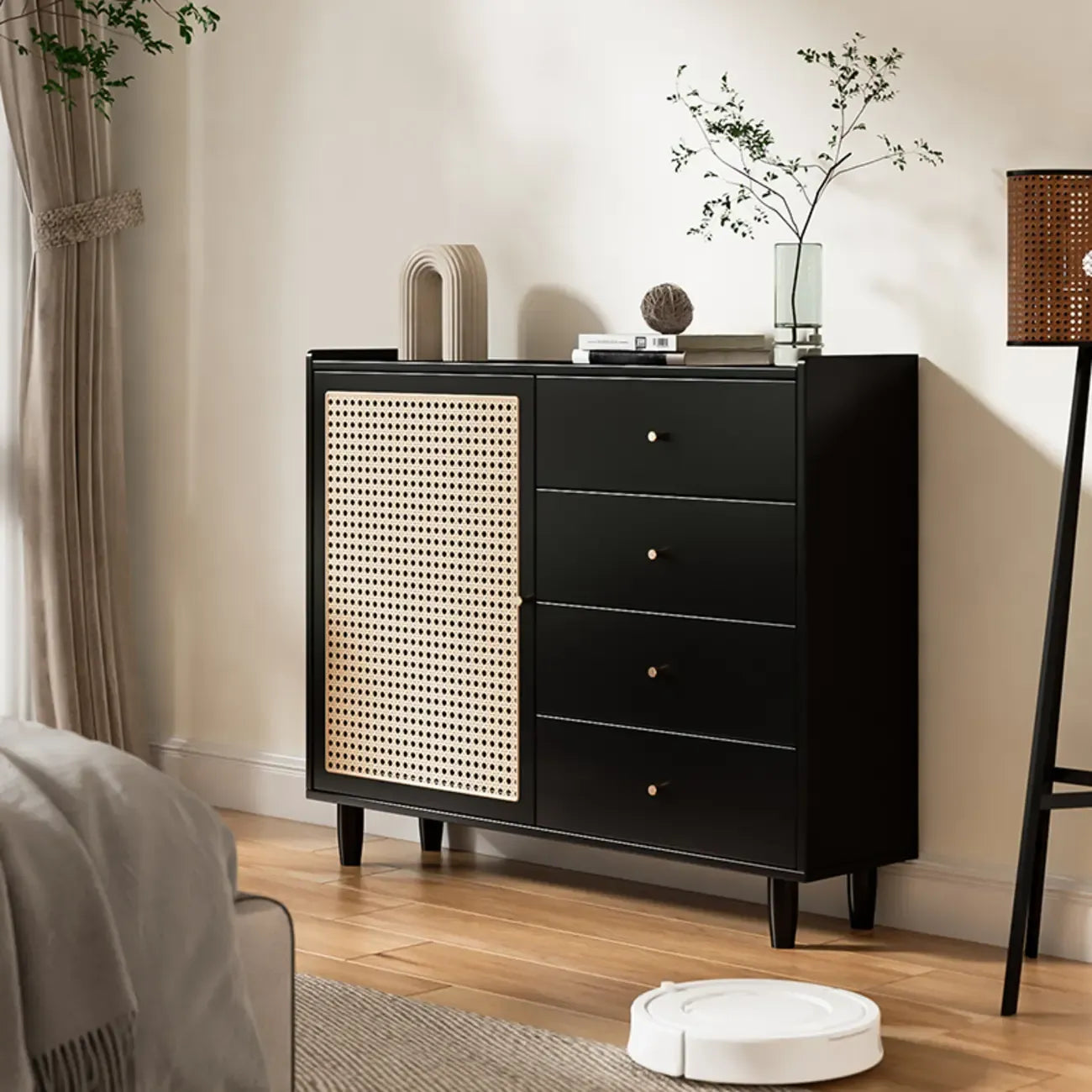 Armoire de rangement moderne en bois noir et rotin pour salon