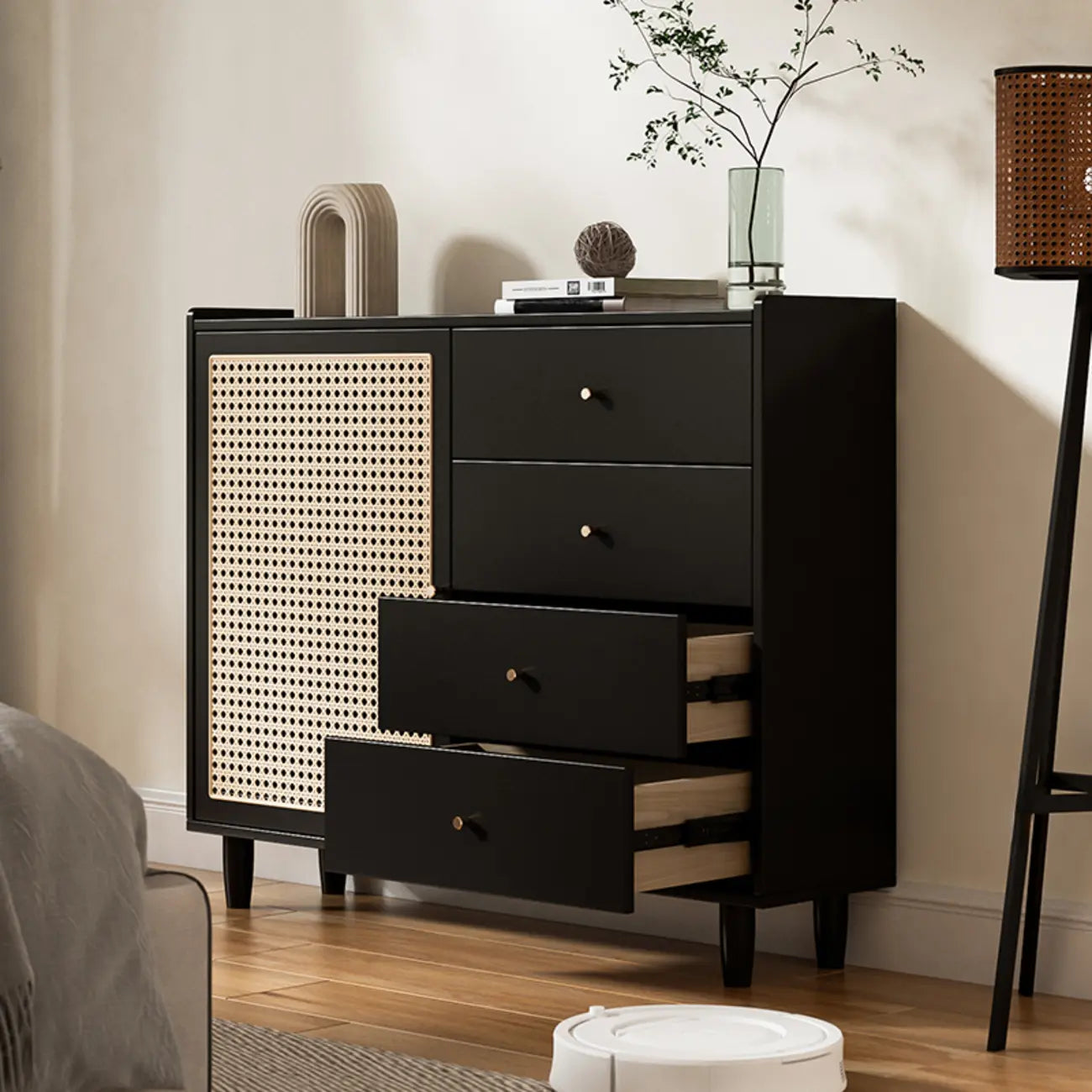 Armoire de rangement moderne en bois noir et rotin pour salon