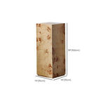 Table d'appoint cylindrique en bois clair avec piètement bloc.