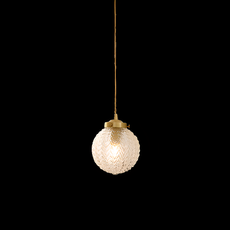 Suspension moderne en verre sculpté doré