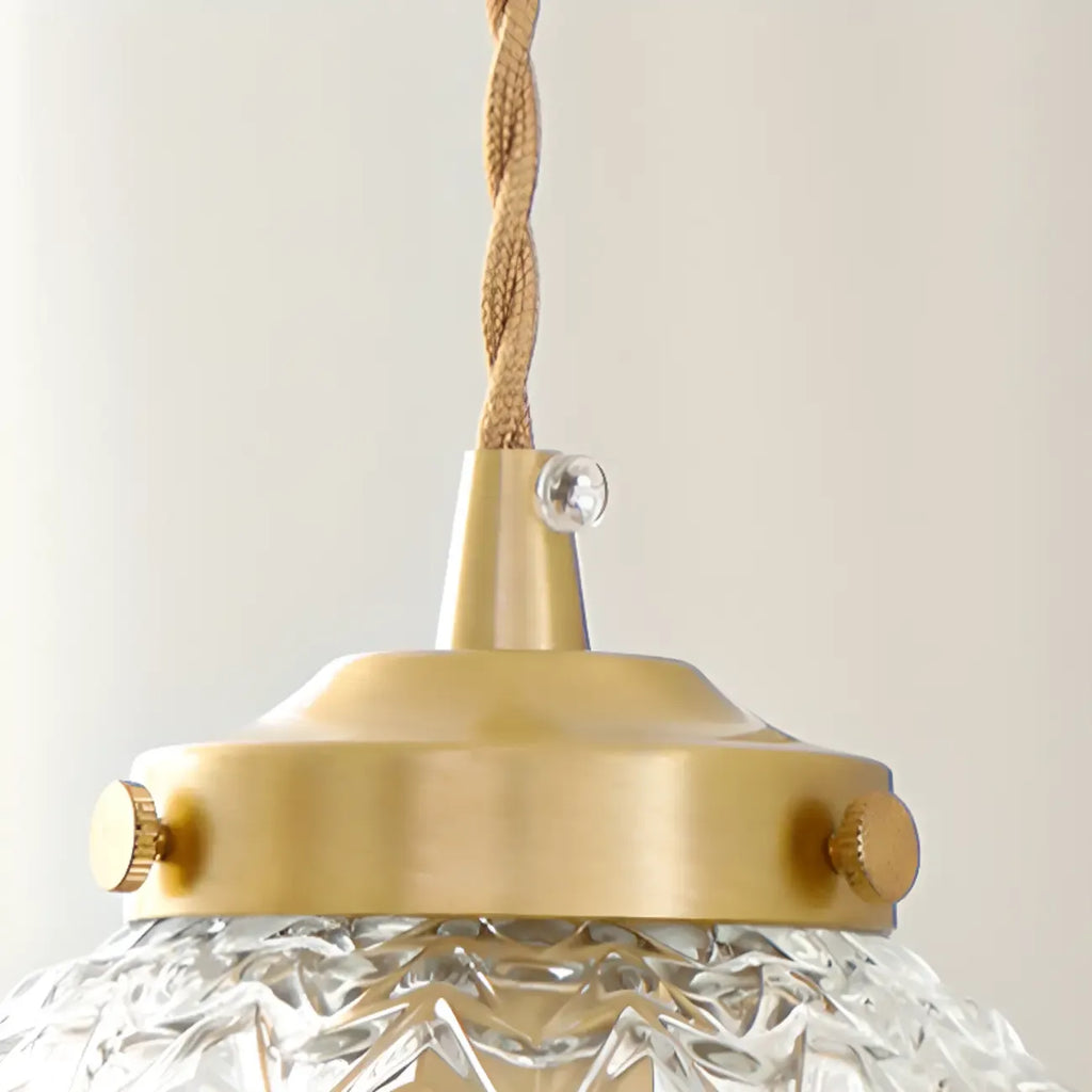 Suspension moderne en verre sculpté doré
