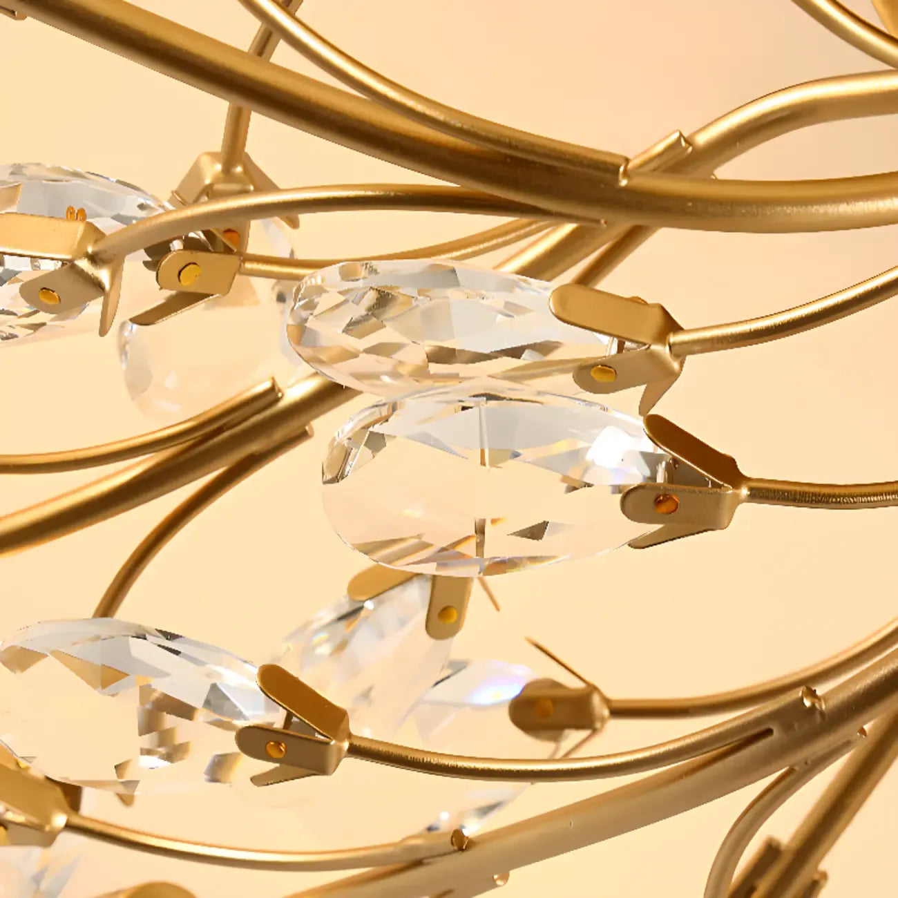 Plafonnier semi-encastré élégant en cristal à branches dorées