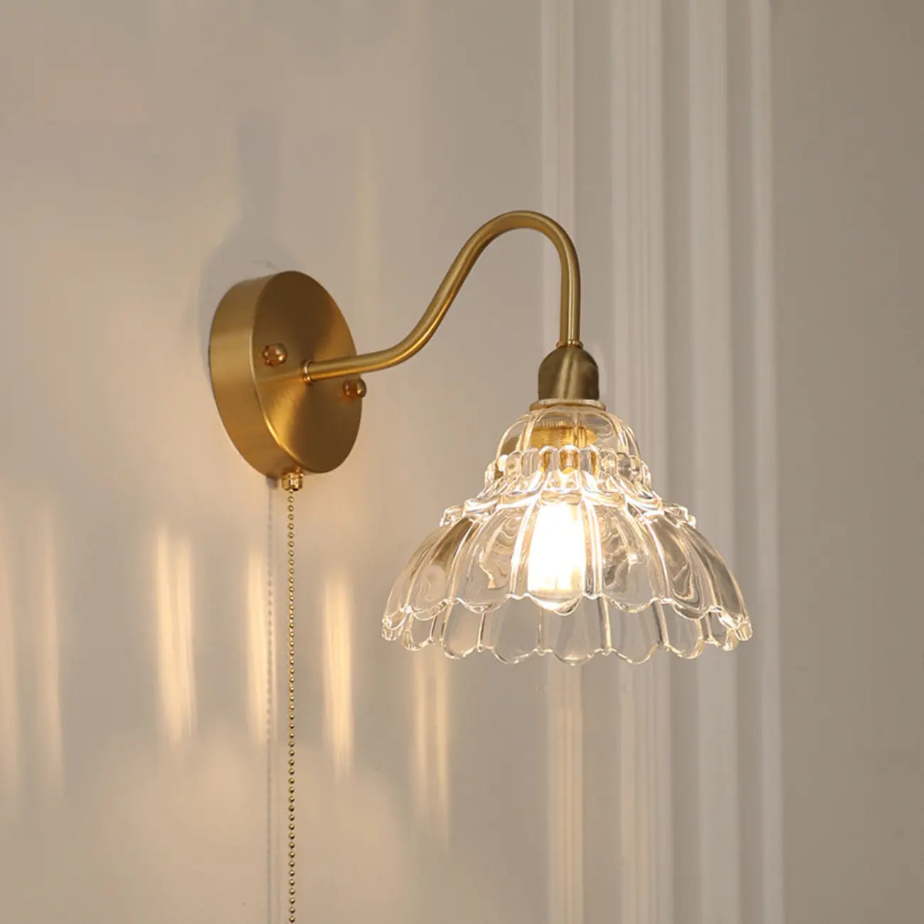 Mini applique murale florale vintage avec finition laiton pour chambre à coucher