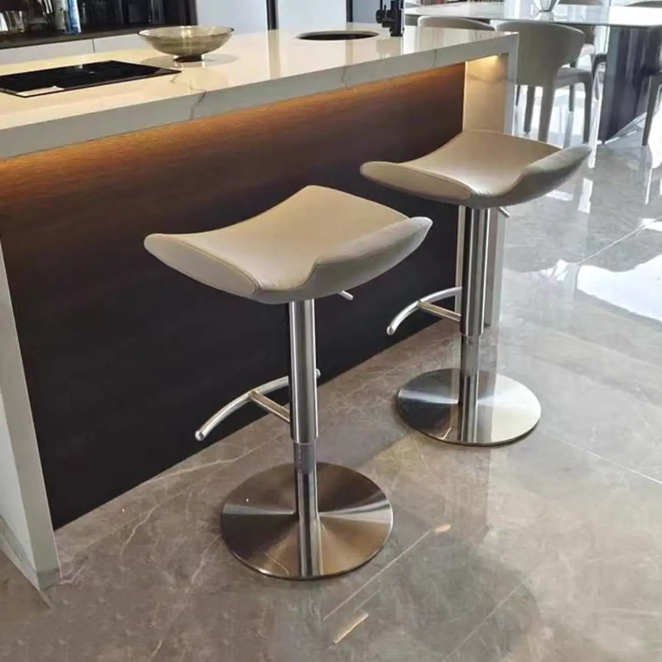 Tabourets de bar pivotants modernes réglables en similicuir