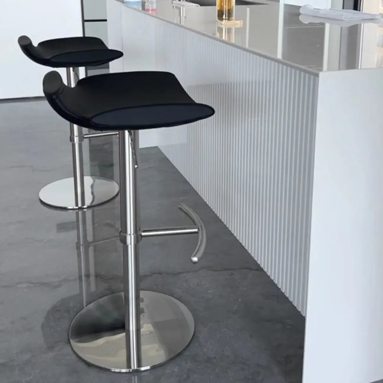 Tabourets de bar pivotants modernes réglables en similicuir