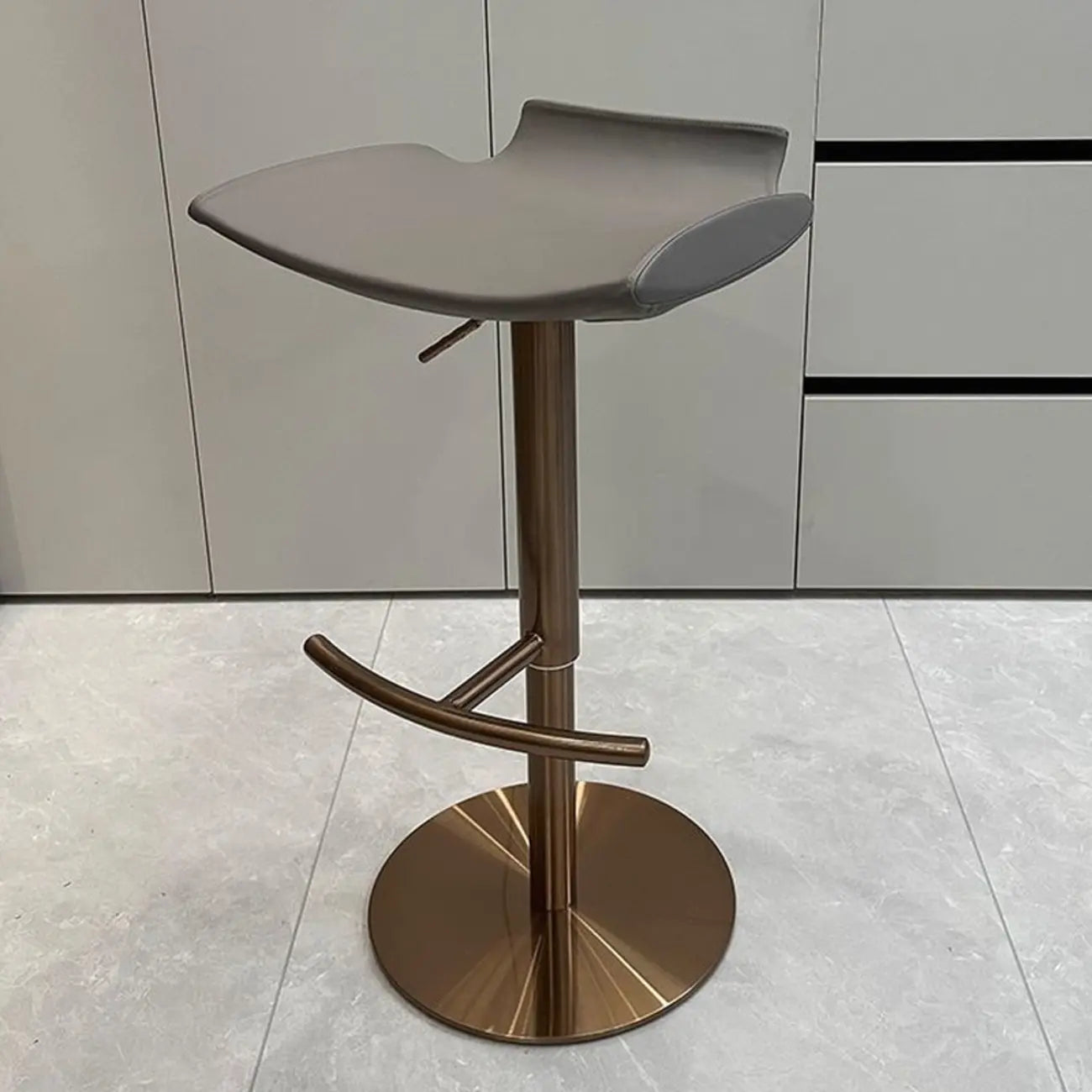 Tabourets de bar pivotants modernes réglables en similicuir