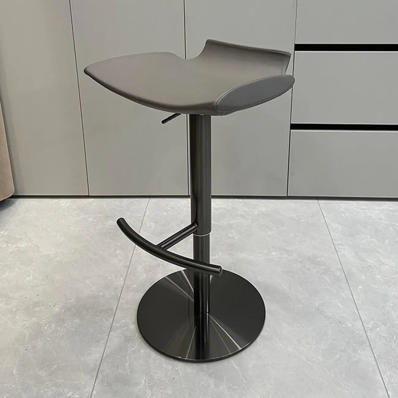 Tabourets de bar pivotants modernes réglables en similicuir