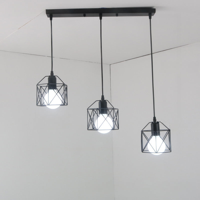 Suspension industrielle noire à 1/3 lumière pour îlot de cuisine