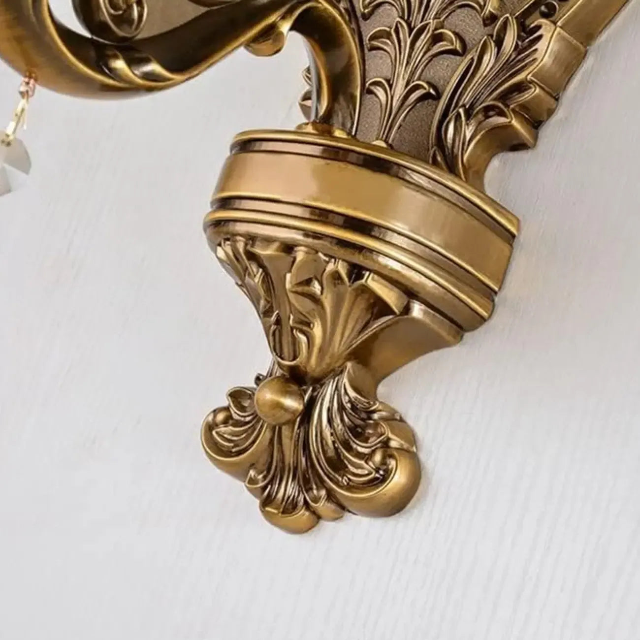 Applique da parete geometrica in ottone anticato per interni