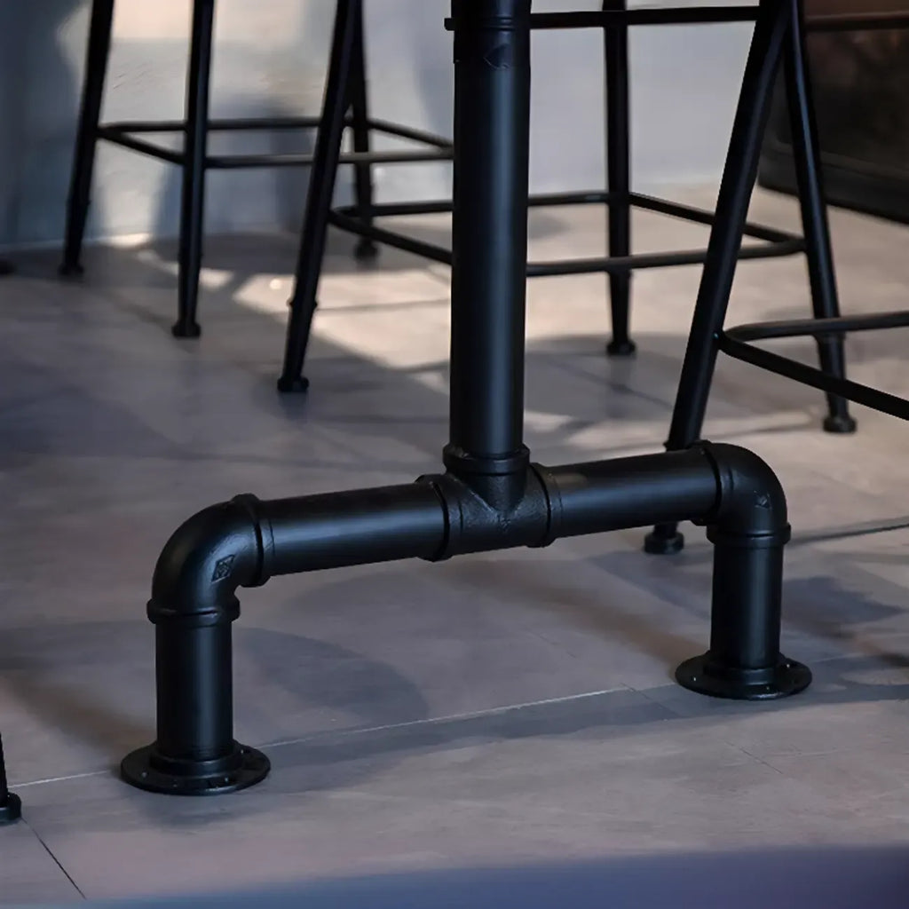 Tables de bar industrielles en bois brun avec plateau fixe et pieds en métal