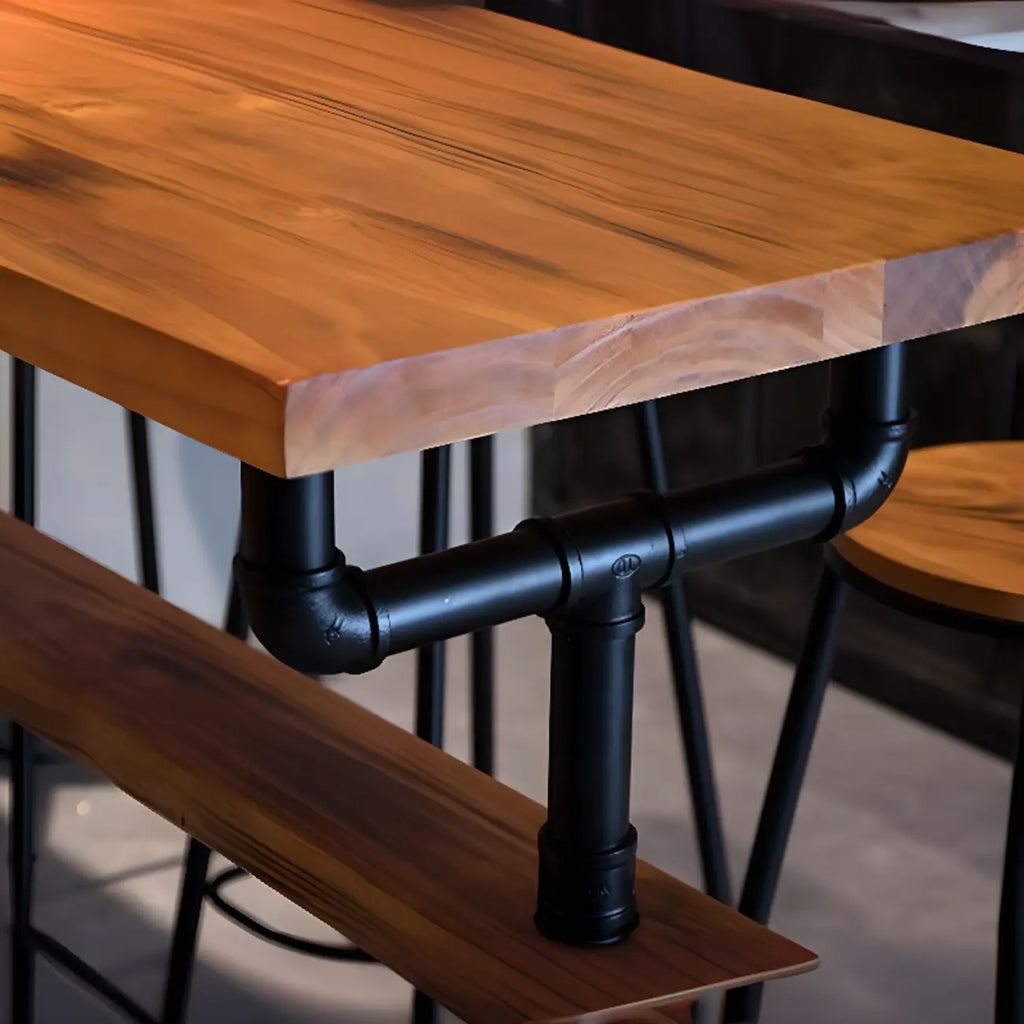 Tables de bar industrielles en bois brun avec plateau fixe et pieds en métal