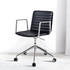 Chaise de bureau pivotante réglable en cuir noir et métal, moderne et élégante
