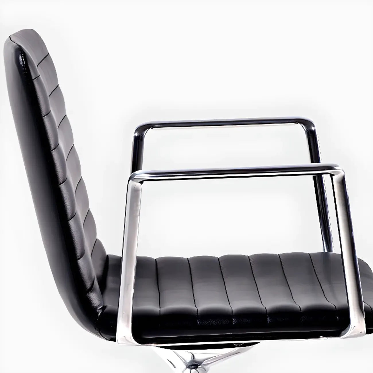 Chaise de bureau pivotante réglable en cuir noir et métal, moderne et élégante