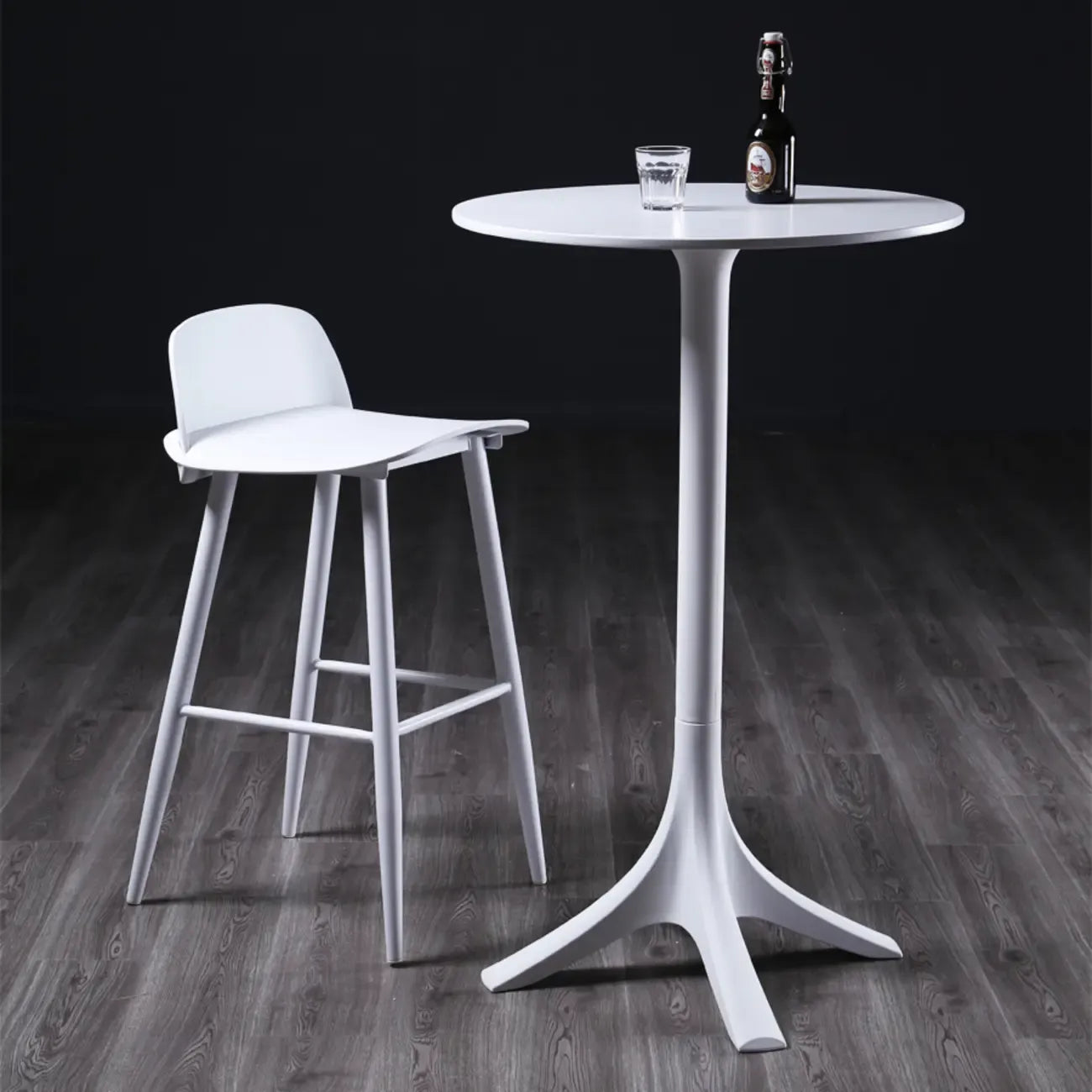 Tables de bar rondes blanches à plateau fixe en synthétique tendance
