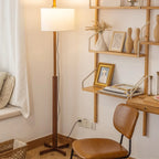 Lampadaire moderne en bois avec abat-jour en tissu, à brancher, pour salon