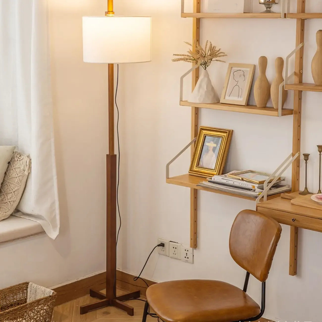 Lampadaire moderne en bois avec abat-jour en tissu, à brancher, pour salon