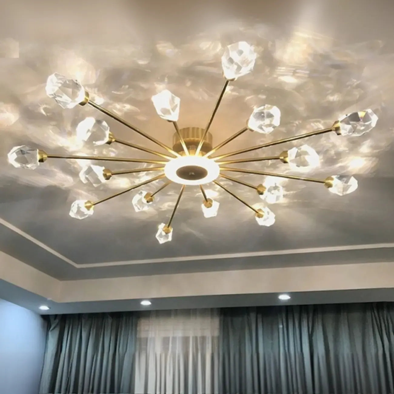 Plafonnier LED semi-encastré à intensité variable en cristal Sputnik doré