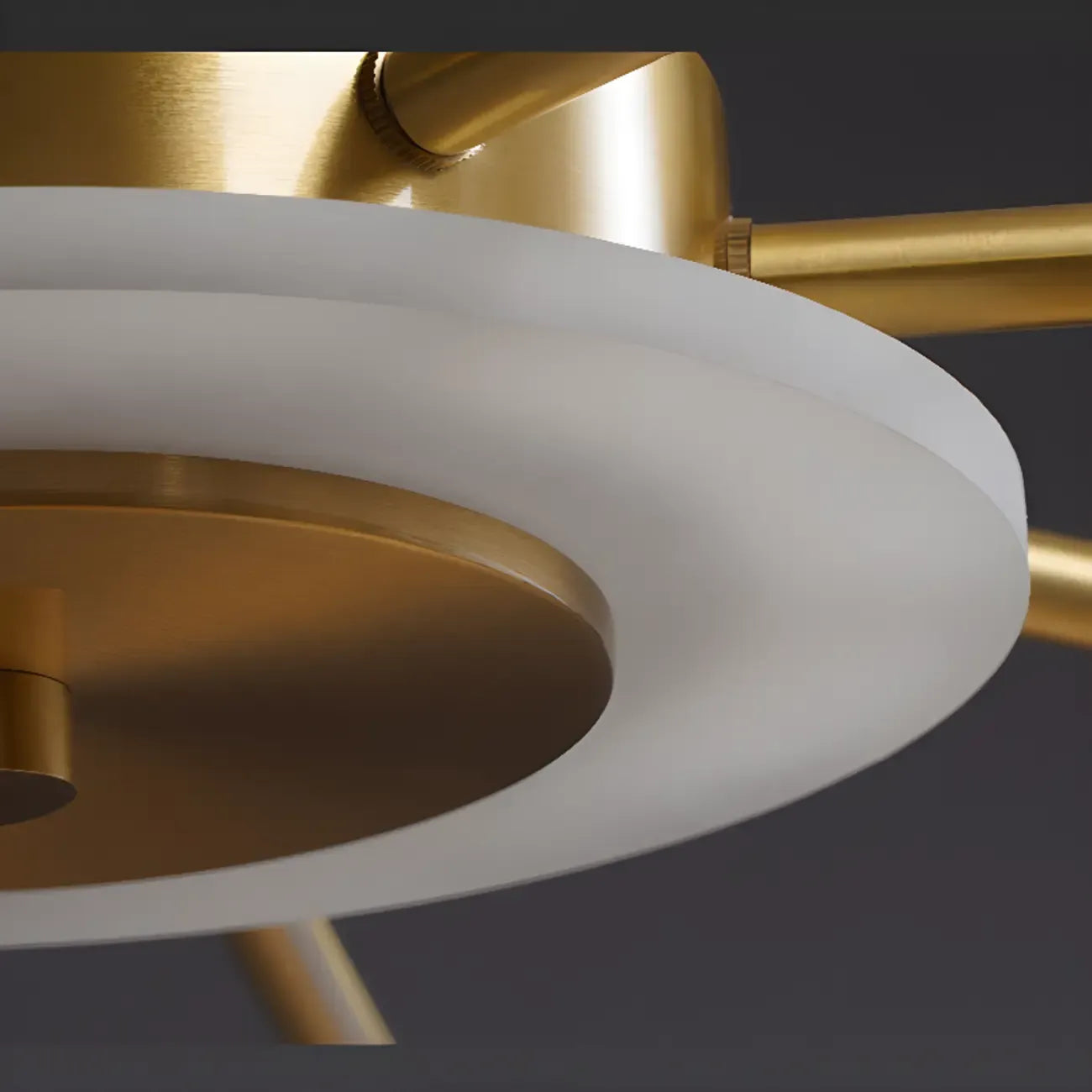 Plafonnier LED semi-encastré à intensité variable en cristal Sputnik doré