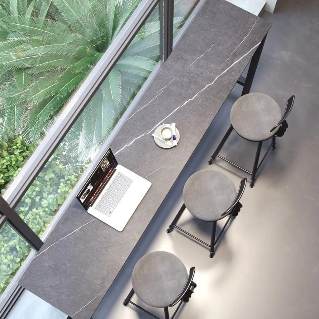 Tables de bar modernes en quartz gris avec pieds en métal