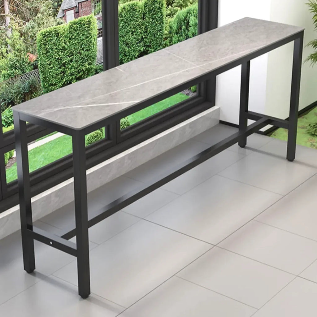 Tables de bar modernes en quartz gris avec pieds en métal