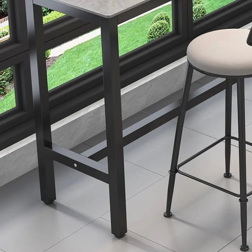 Tables de bar modernes en quartz gris avec pieds en métal