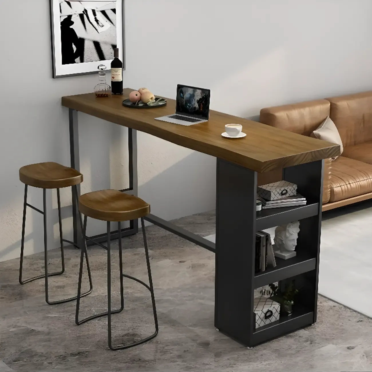 Table haute de bar industrielle en bois brun avec piètement en métal et étagères