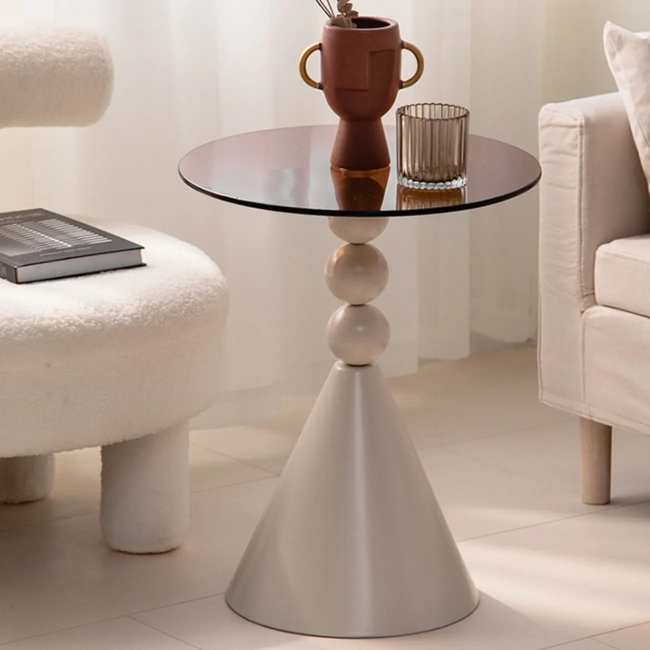 Élégante table d'appoint ronde en verre avec pied central en fer