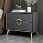 Table de chevet chic en cuir kaki avec détails dorés, à 2 tiroirs