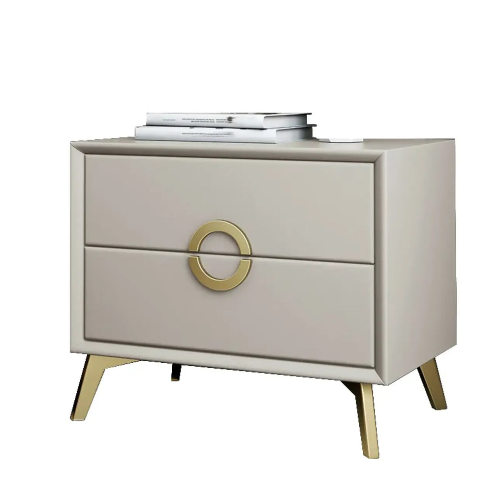 Table de chevet chic en cuir kaki avec détails dorés, à 2 tiroirs