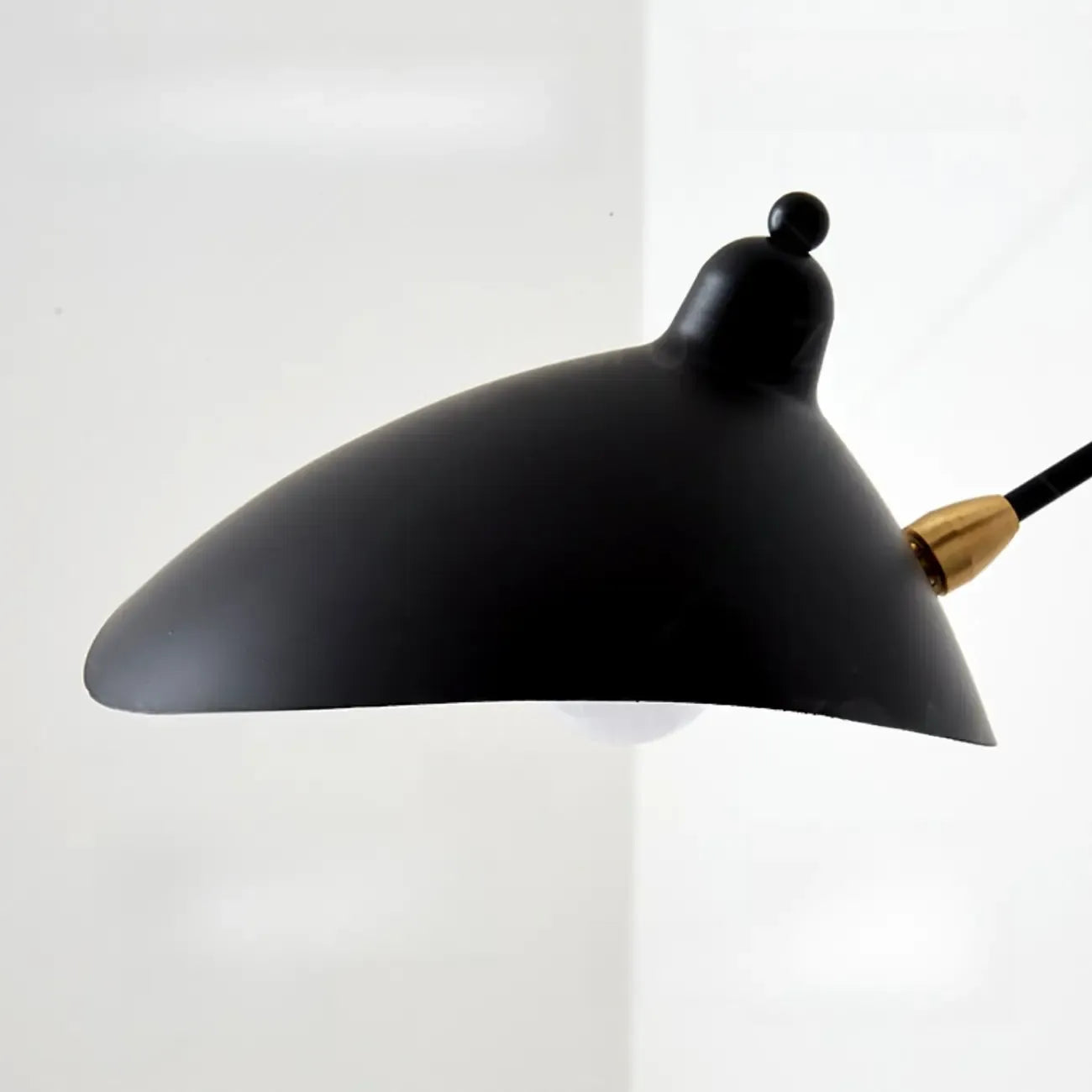 Applique da parete a braccio oscillante in metallo nero a 2 luci e a 1 luce