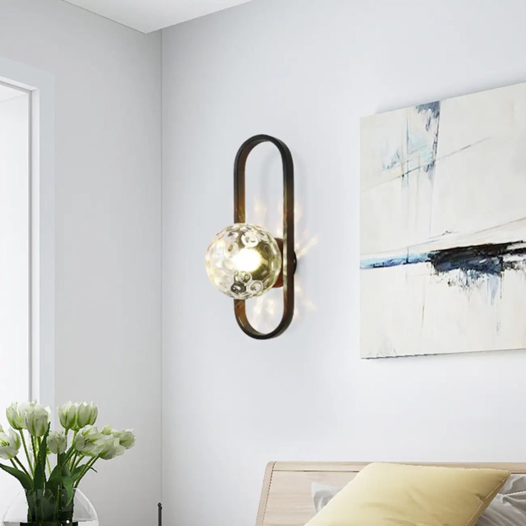 Applique murale artistique en laiton avec sphère en verre pour salon