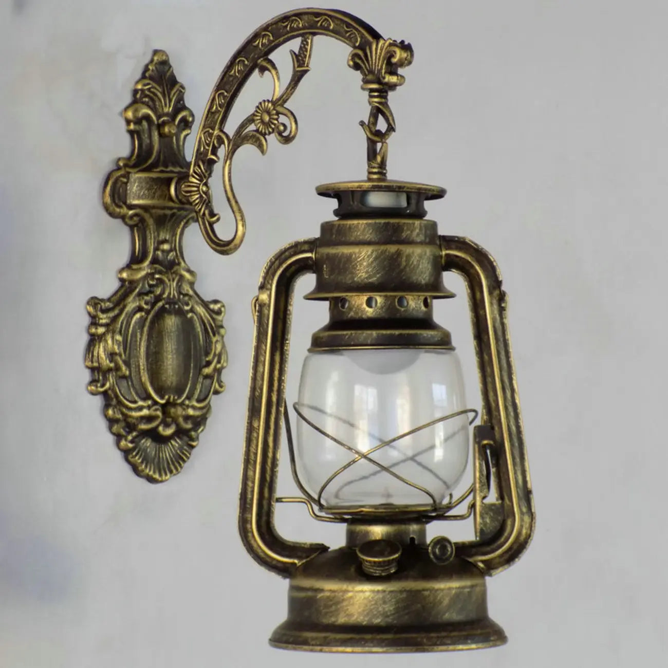 Applique murale d'extérieur industrielle avec abat-jour en verre argenté