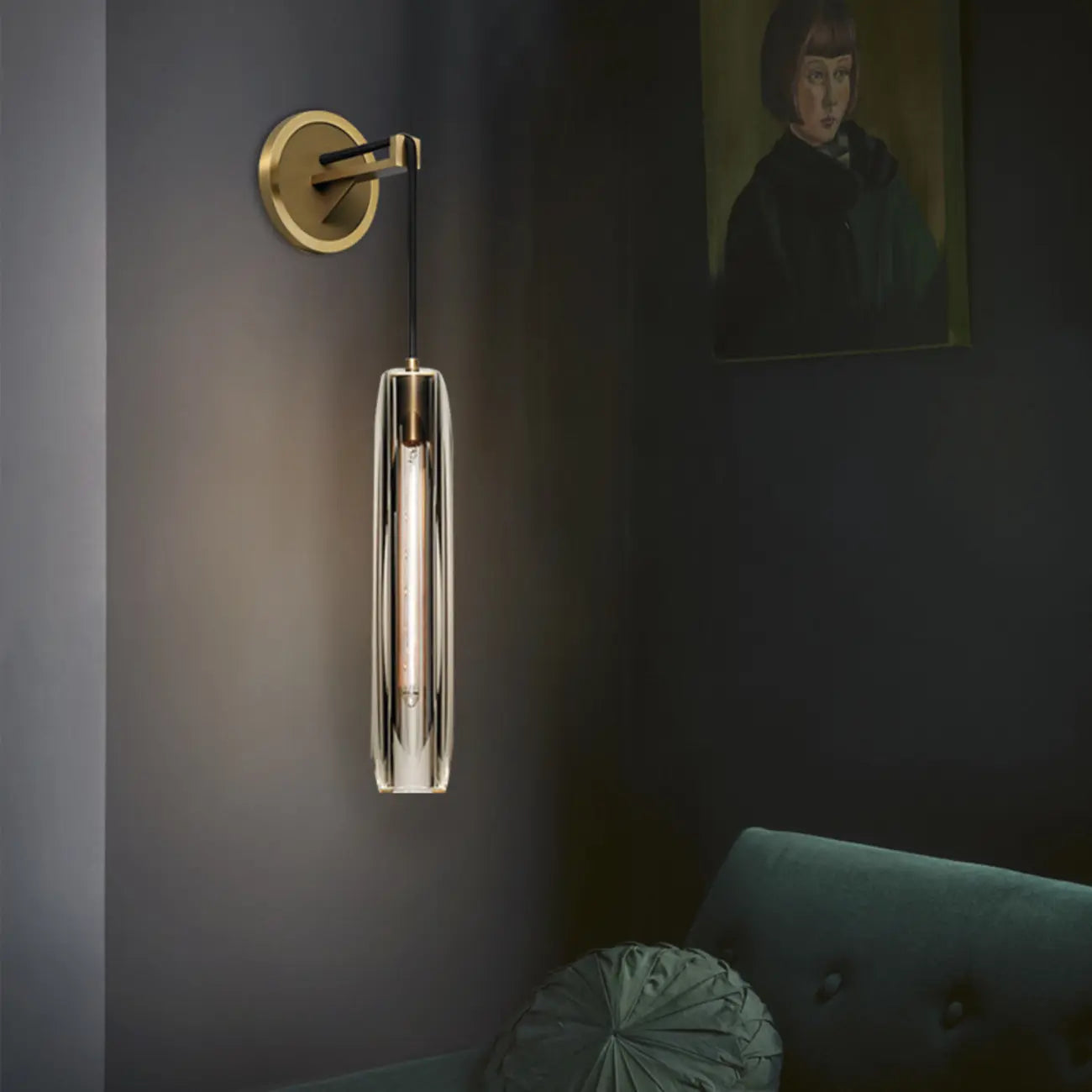 Applique murale d'intérieur moderne en laiton avec abat-jour en cristal géométrique