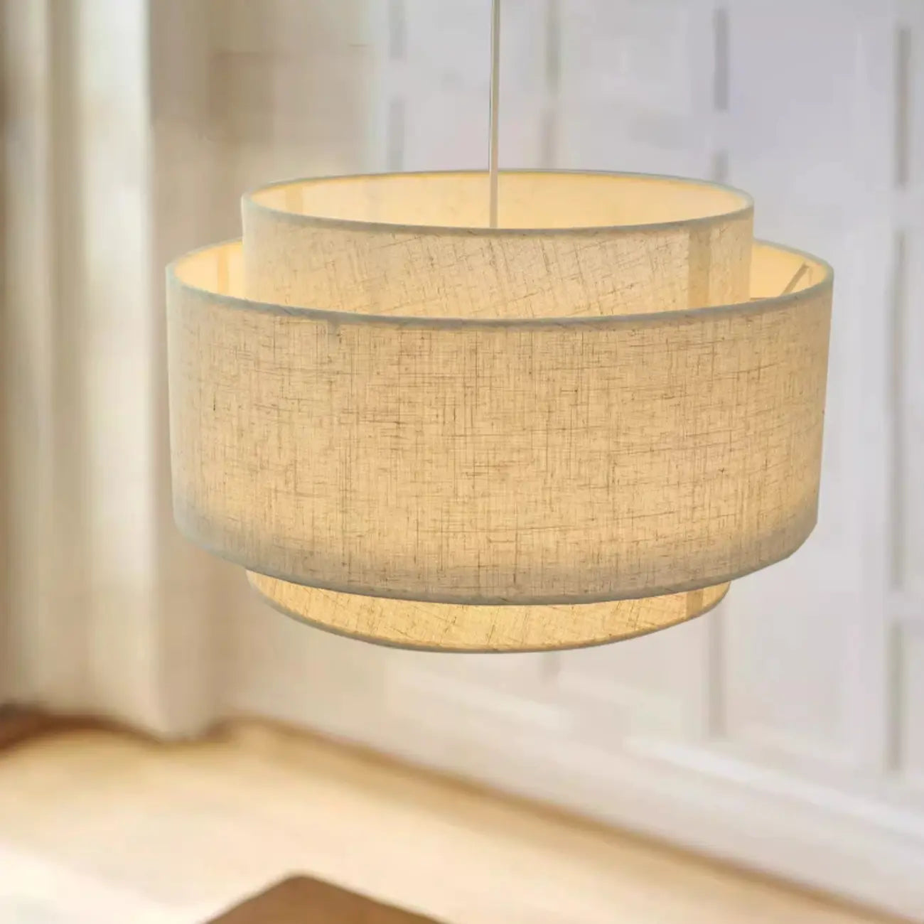 Suspension élégante en tissu beige à plusieurs couches pour salle à manger
