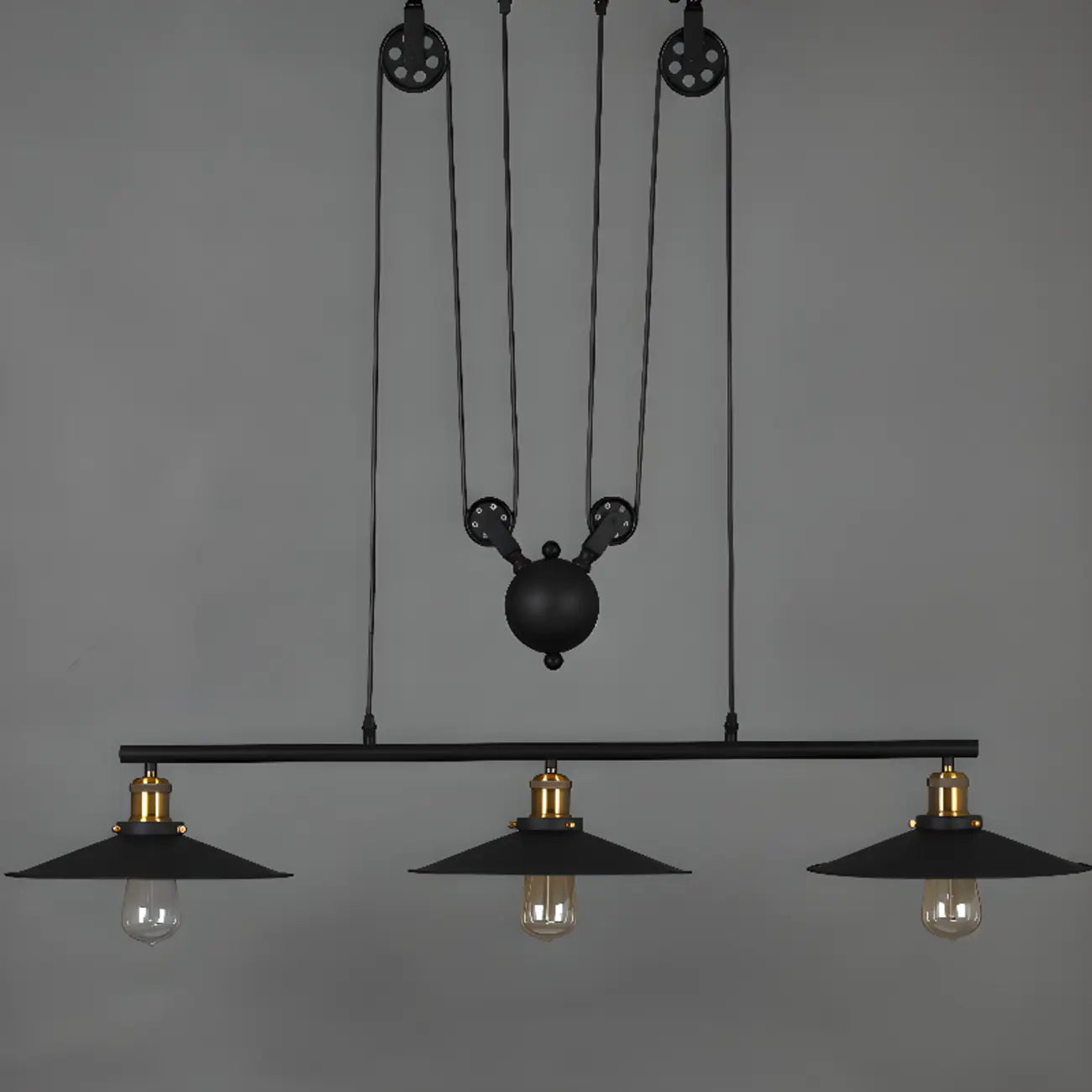 Suspension industrielle conique noire réglable pour îlot de cuisine