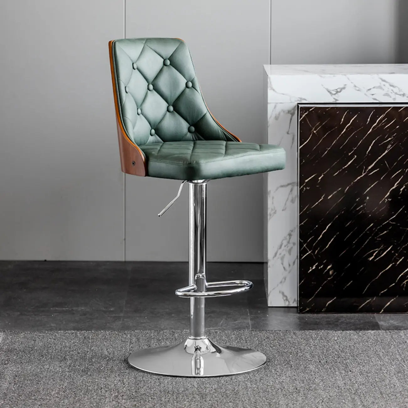Tabouret de bar moderne réglable en cuir capitonné avec dossier haut