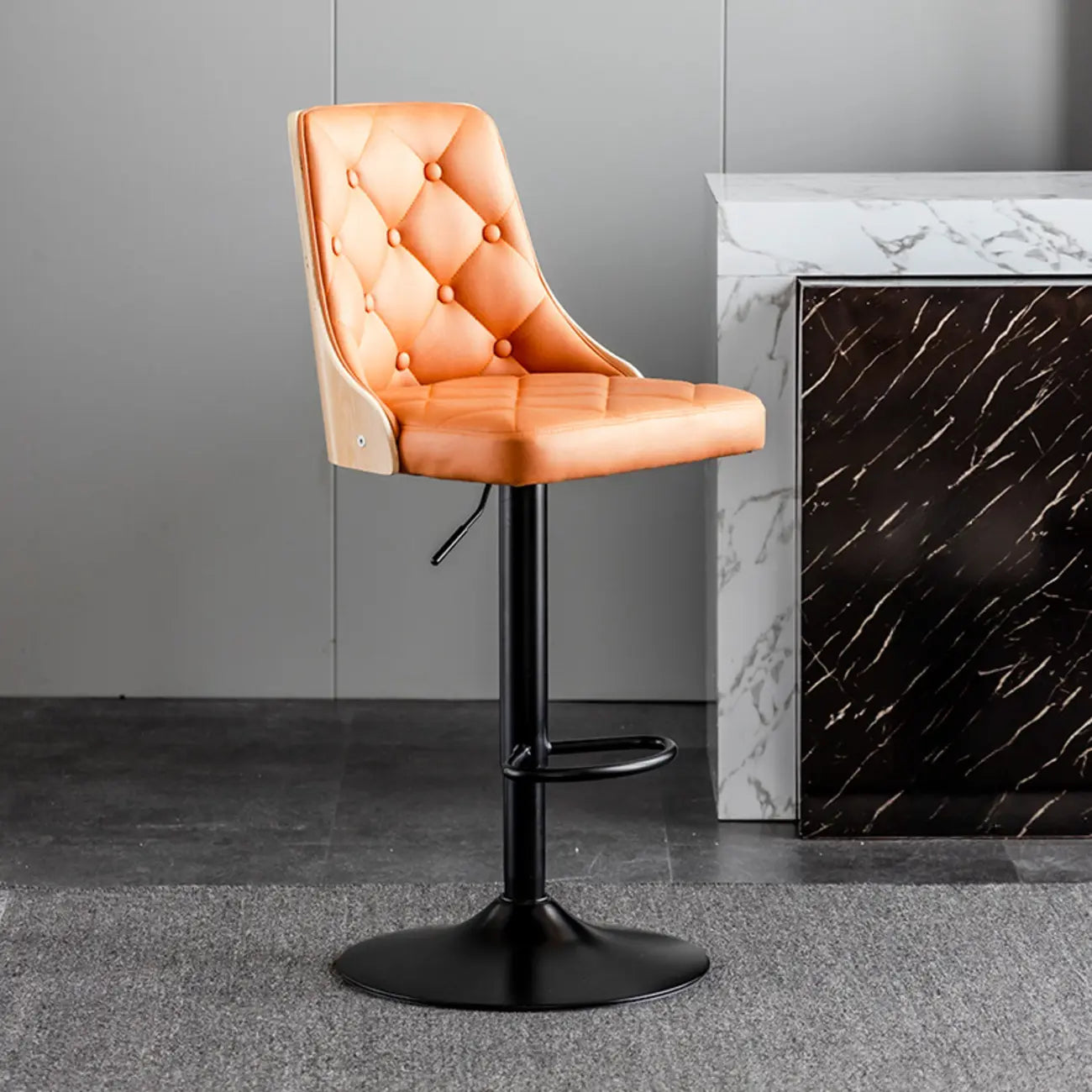 Tabouret de bar moderne réglable en cuir capitonné avec dossier haut