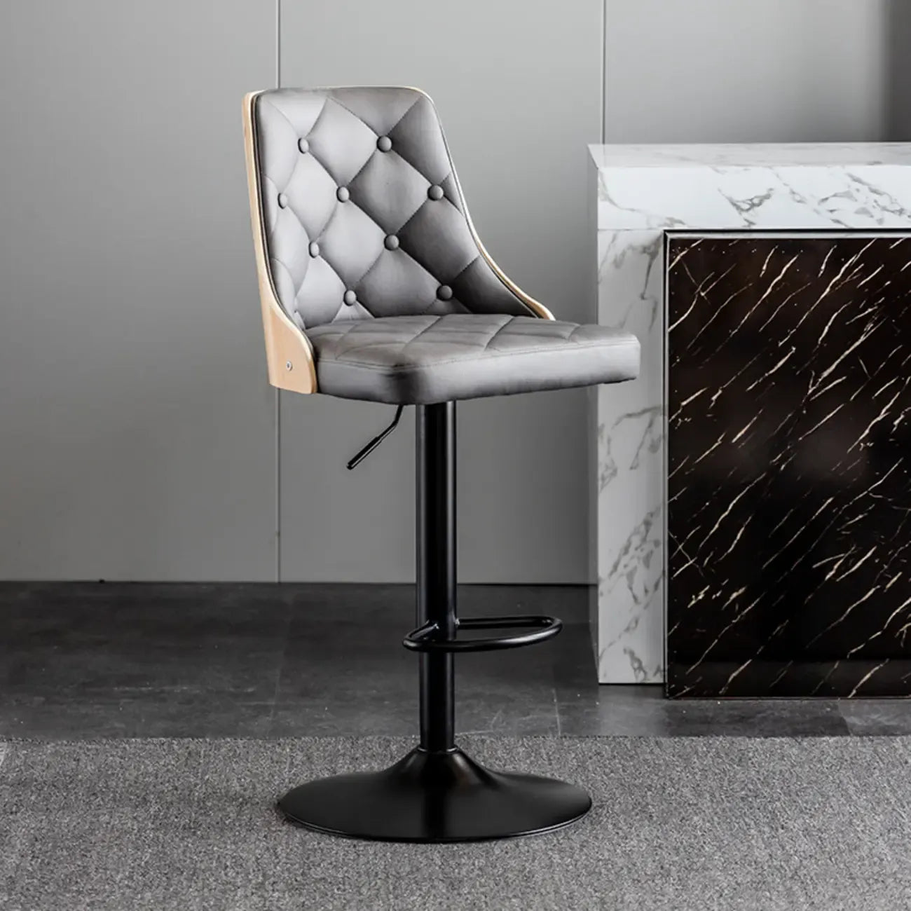 Tabouret de bar moderne réglable en cuir capitonné avec dossier haut