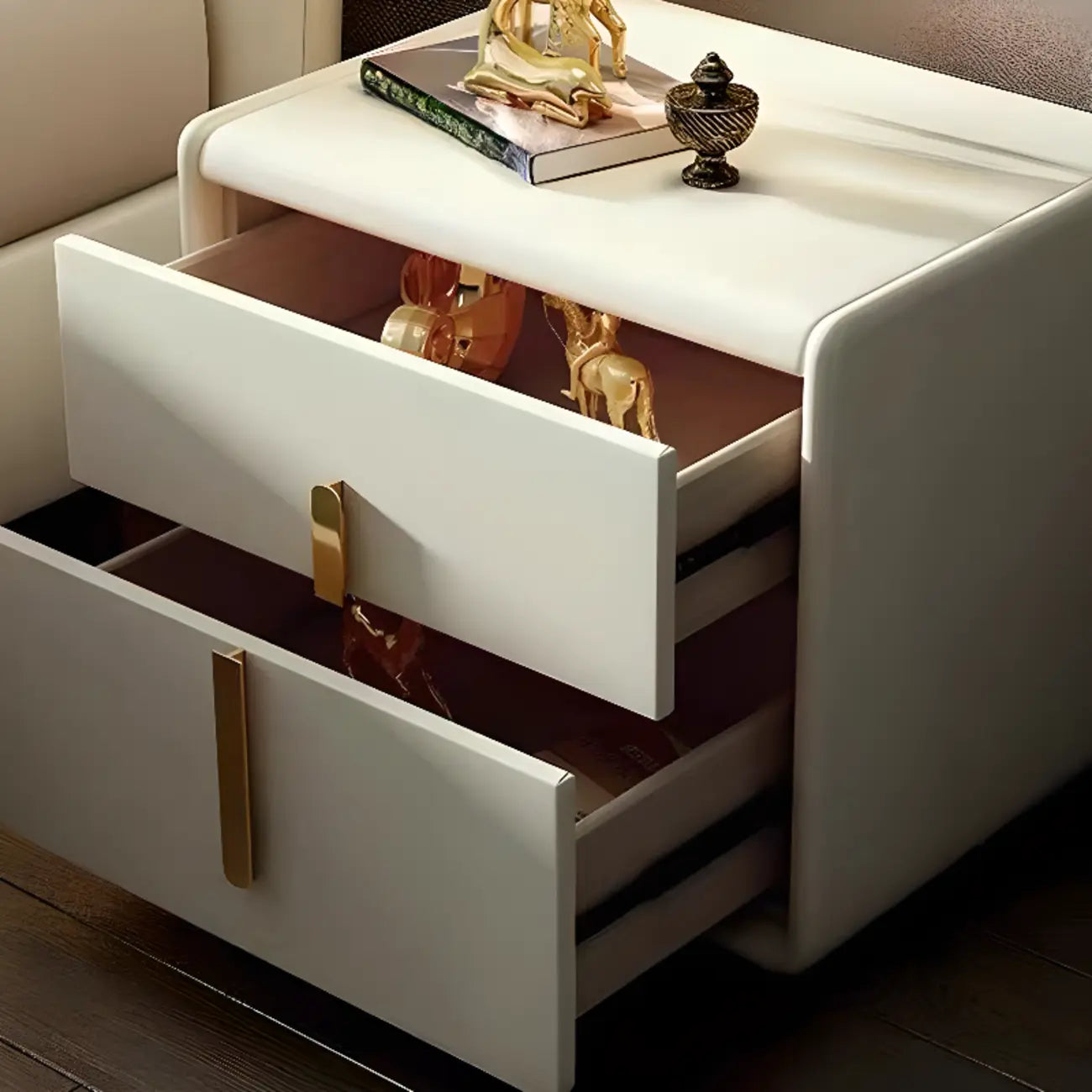 Table de chevet moderne en bois avec plateau en cuir et deux tiroirs