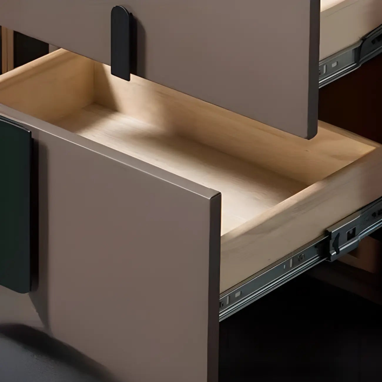 Table de chevet moderne en bois avec plateau en cuir et deux tiroirs